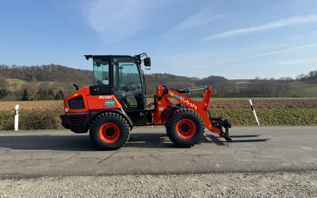 Kubota R090